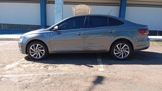 VOLKSWAGEN VIRTUS 1.0 200 TSI HIGHLINE AUTOMÁTICO